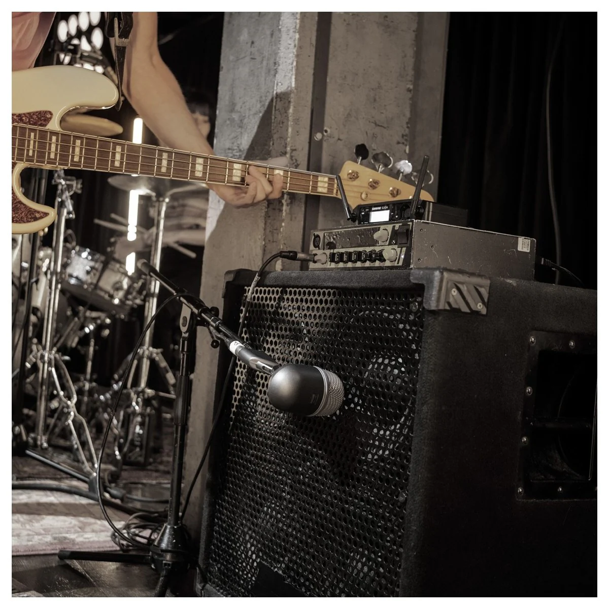 Shure BETA 52A kick davul mikrofonu davul setinde