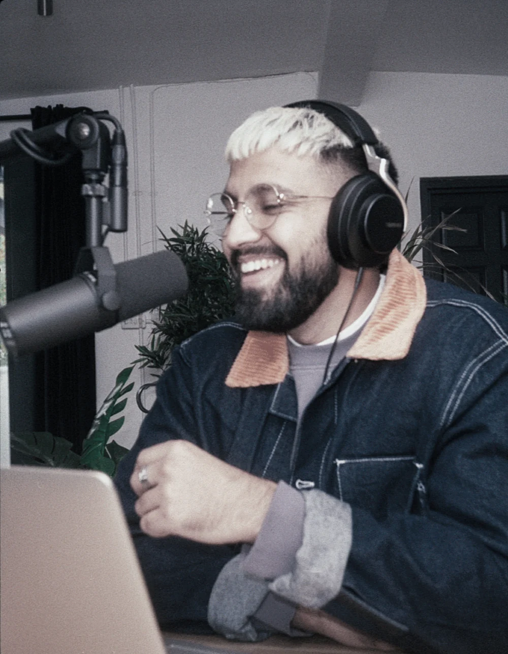 Shure SM7B mikrofonu ile podcast kaydı